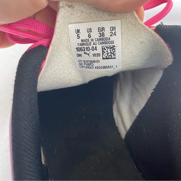 Puma Tacto Jr pink soccer cleats Big Kid Size 6 EU 38 Barbiecore Barbie youth - Picture 6 of 16